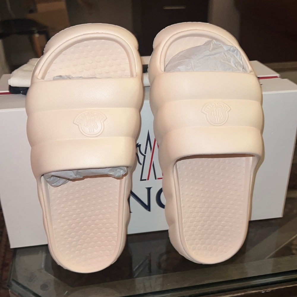 Moncler Authentic Exclusive Slide Size 37 Brand New